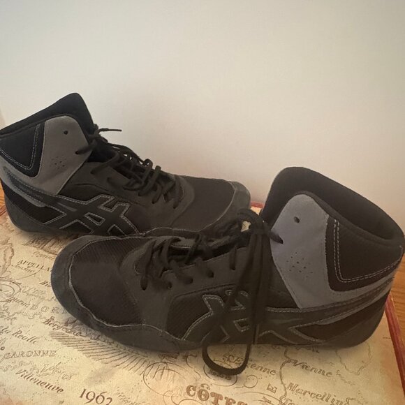 ASICS Wrestling Shoes - Size 10 - Picture 1 of 3